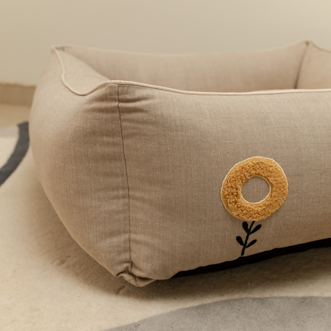 PoochMate OAK BOHO Beige Linen BOHO Floral Dog Bed